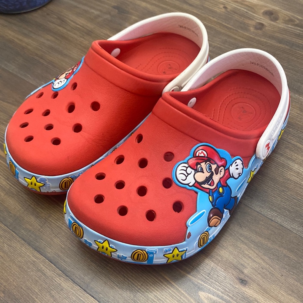 Size 2 boys crocs. Fabulous condition!